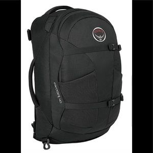 Osprey Farpoint 40 Backpack (in Volcanic Grey)
